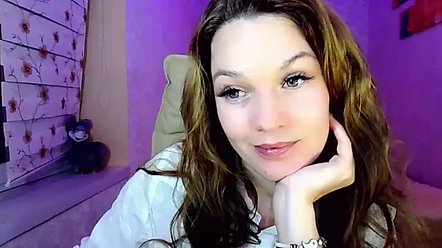 impossibleluna online show from 9, 9, 2025