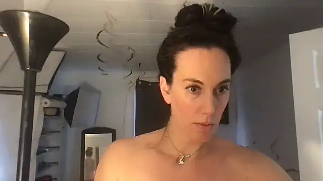 BonfireBonnie online show from 30, 1, 2025