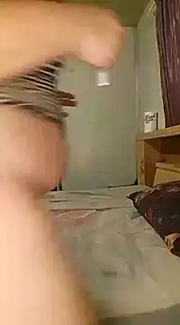 Hornyparratjie online show from 16, 3, 2025