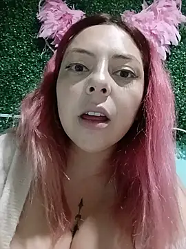 Snapshot of madelaine- chatting on 10, 7, 2026 madelaine- online show from 10, 7, 2026