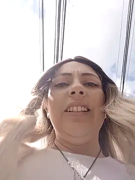 madelaine- online show from 30, 10, 2025