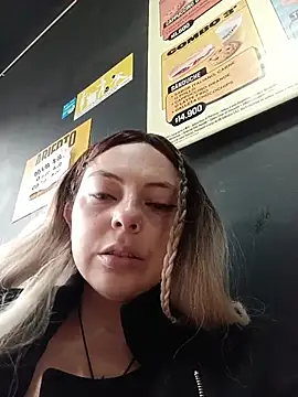 madelaine- online show from 4, 5, 2026