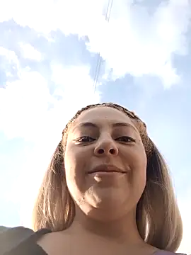 madelaine- online show from 12, 9, 2025