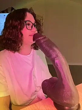 DaisyBooom online show from 1, 3, 2025