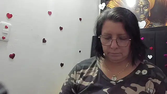 Evaaross 2345 online show from 6, 5, 2026