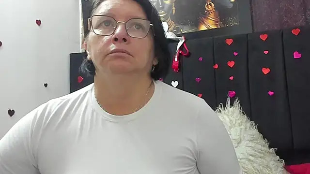 Evaaross 2345 online show from 23, 3, 2026