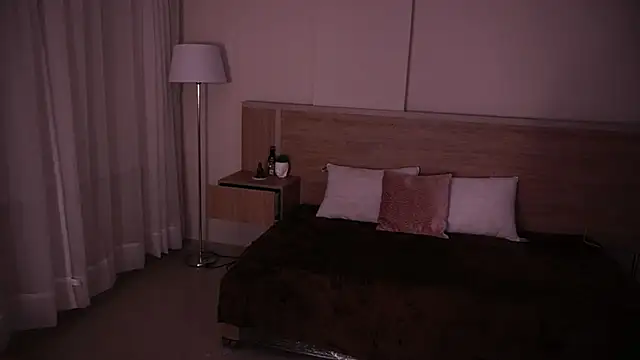 Snapshot of AliceShazaham_ chatting on 16, 2, 2025 AliceShazaham online show from 16, 2, 2025