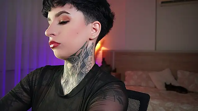 Snapshot of AliceShazaham_ chatting on 12, 9, 2025 AliceShazaham online show from 12, 9, 2025