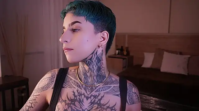 Snapshot of AliceShazaham_ chatting on 21, 1, 2025 AliceShazaham online show from 21, 1, 2025