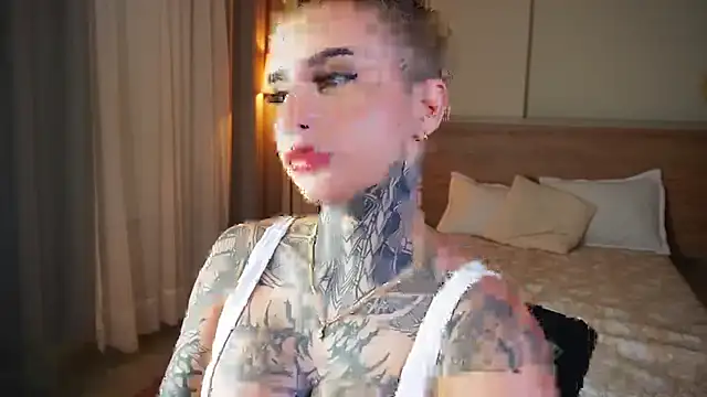 Snapshot of AliceShazaham_ chatting on 5, 11, 2025 AliceShazaham online show from 5, 11, 2025