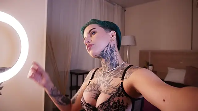 Snapshot of AliceShazaham_ chatting on 7, 2, 2025 AliceShazaham online show from 7, 2, 2025