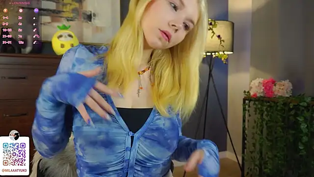 DaisyElmers online show from 4, 3, 2025