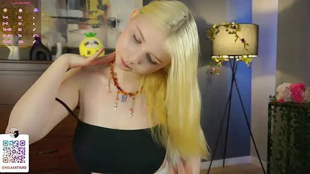 DaisyElmers online show from 4, 3, 2025