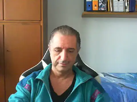 Snapshot of lliuk70mi chatting on 15, 12, 2024 lliuk70mi online show from 15, 12, 2024