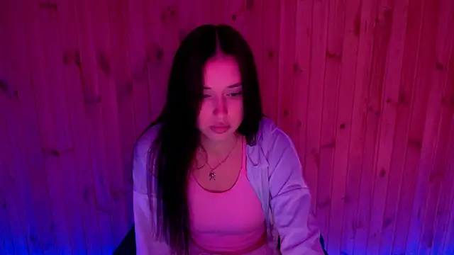 Snapshot of AlisaLink chatting on 13, 9, 2025 AlisaLink online show from 13, 9, 2025