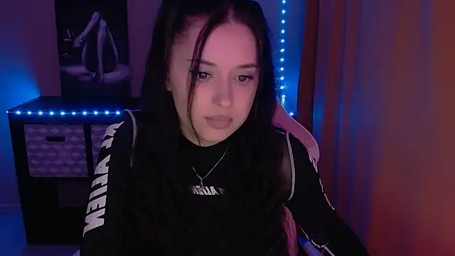 Snapshot of AlisaLink chatting on 12, 3, 2025 AlisaLink online show from 12, 3, 2025