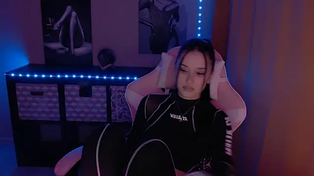 Snapshot of AlisaLink chatting on 8, 2, 2025 AlisaLink online show from 8, 2, 2025