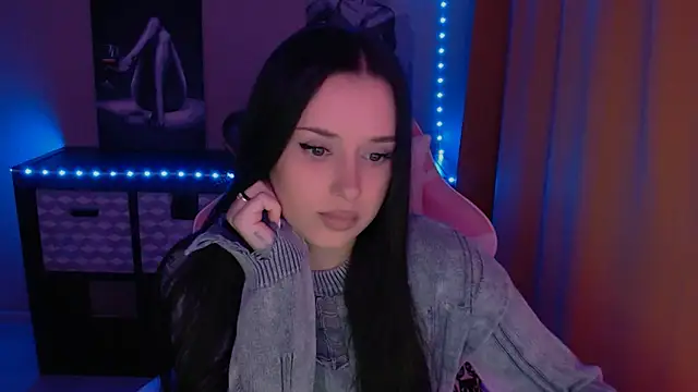 Snapshot of AlisaLink chatting on 1, 3, 2025 AlisaLink online show from 1, 3, 2025