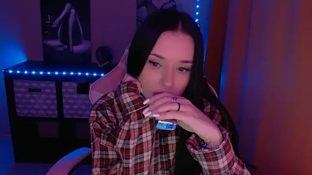 Snapshot of AlisaLink chatting on 13, 2, 2025 AlisaLink online show from 13, 2, 2025