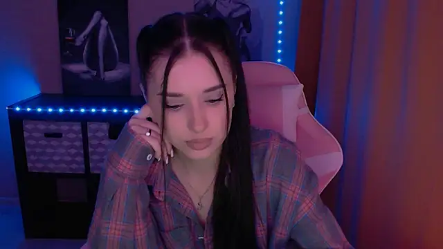 Snapshot of AlisaLink chatting on 27, 2, 2025 AlisaLink online show from 27, 2, 2025