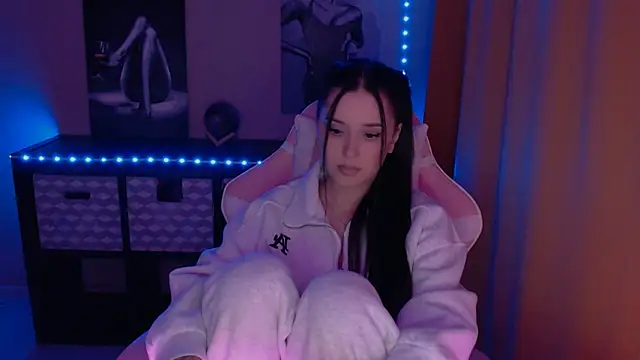 Snapshot of AlisaLink chatting on 28, 2, 2025 AlisaLink online show from 28, 2, 2025