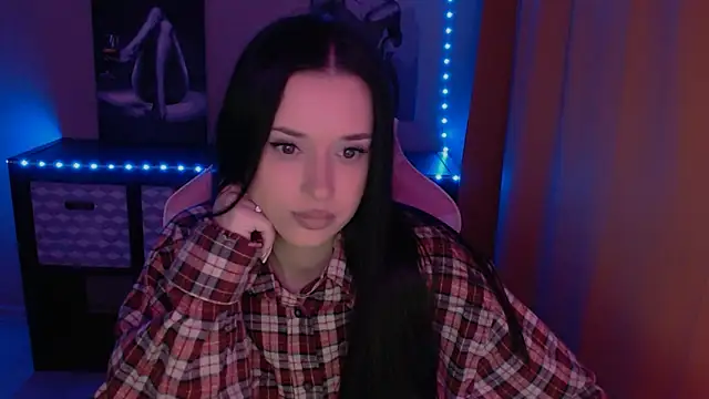 Snapshot of AlisaLink chatting on 13, 2, 2025 AlisaLink online show from 13, 2, 2025