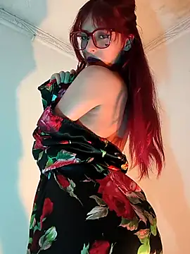 Snapshot of RedMeloddy chatting on 14, 7, 2026 RedMeloddy online show from 14, 7, 2026