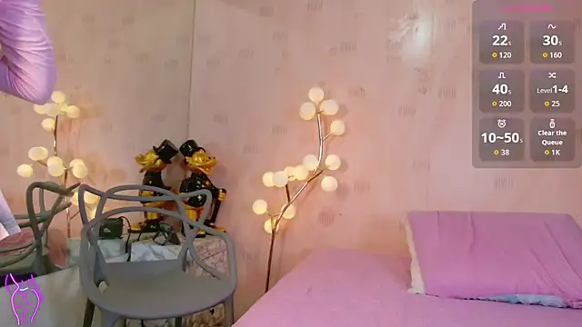 Snapshot of littleebonymommy chatting on 24, 4, 2026 littleebonymommy online show from 24, 4, 2026