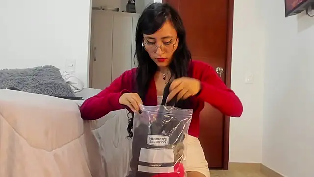 SophieBaker   online show from 15, 3, 2025