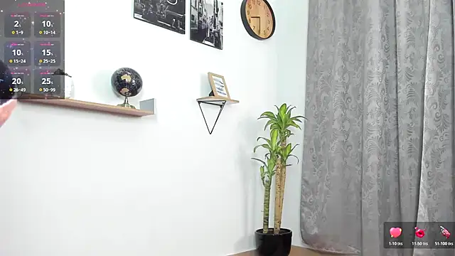 SophieBaker   online show from 5, 11, 2025