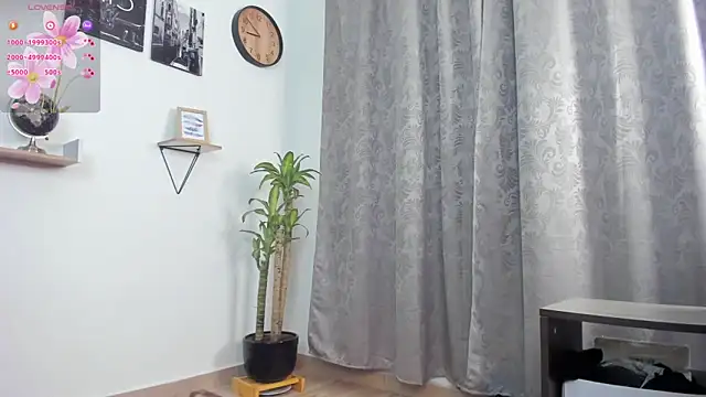 SophieBaker   online show from 9, 11, 2025