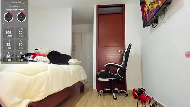 SophieBaker   online show from 16, 9, 2025