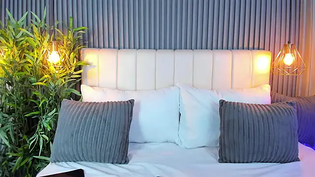 LinaGlam online show from 9, 9, 2025