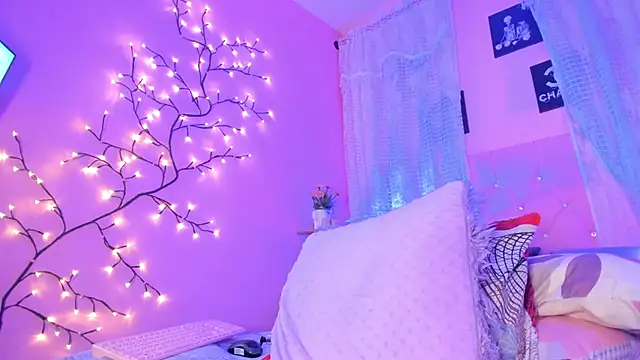 Dulce Girl  online show from 7, 3, 2025