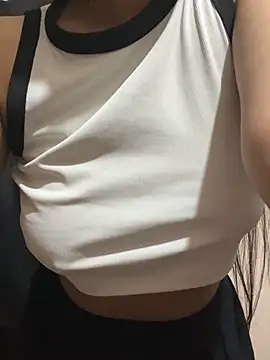  riyaahahaha  online show from 11, 3, 2026