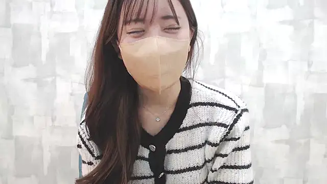 LOVE MOMO LOVE online show from 3, 12, 2024