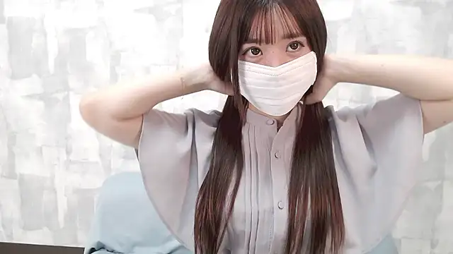 LOVE MOMO LOVE online show from 23, 9, 2025