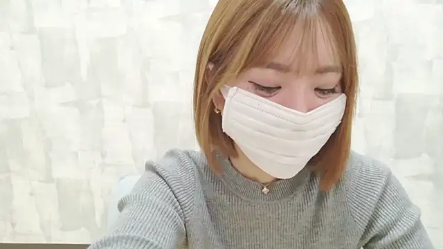 LOVE MOMO LOVE online show from 28, 4, 2026