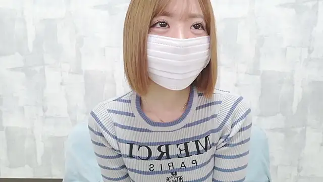 LOVE MOMO LOVE online show from 5, 4, 2026