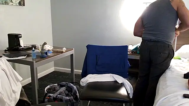 EatMyCake831 online show from 9, 2, 2025