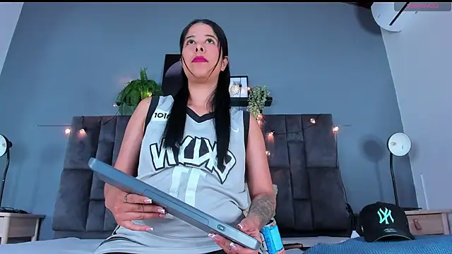 DulceAurora   online show from 28, 3, 2026