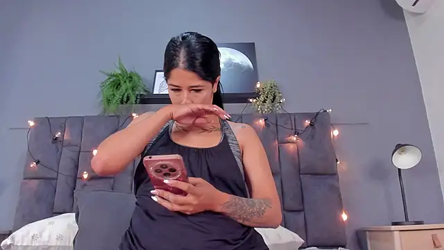 DulceAurora   online show from 19, 12, 2025