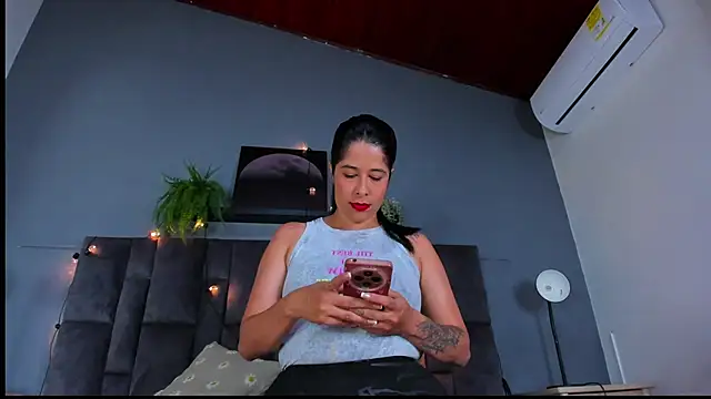 DulceAurora   online show from 23, 3, 2026