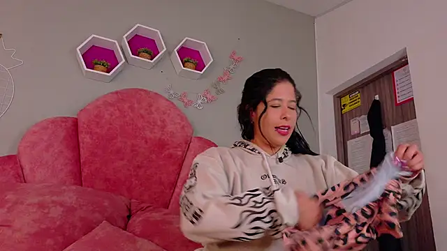 DulceAurora   online show from 9, 9, 2025