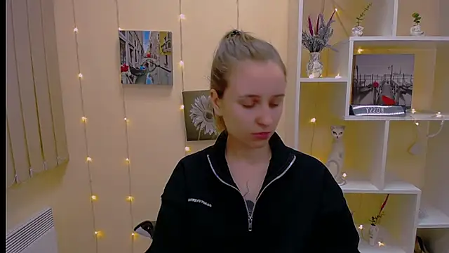  Nicole new online show from 5, 3, 2025