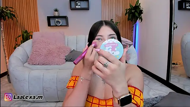 Aixaa charles online show from 11, 10, 2025