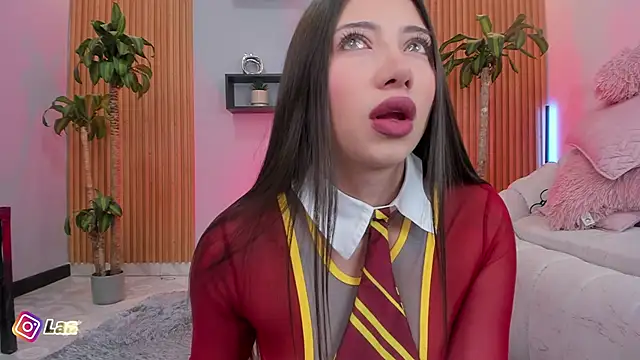 Aixaa charles online show from 6, 11, 2025