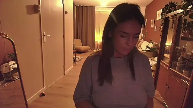 Snapshot of Nina24 chatting on 16, 12, 2025 Nina24 online show from 16, 12, 2025