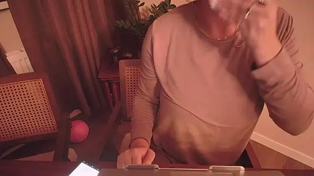 Nina24 online show from 13, 10, 2025