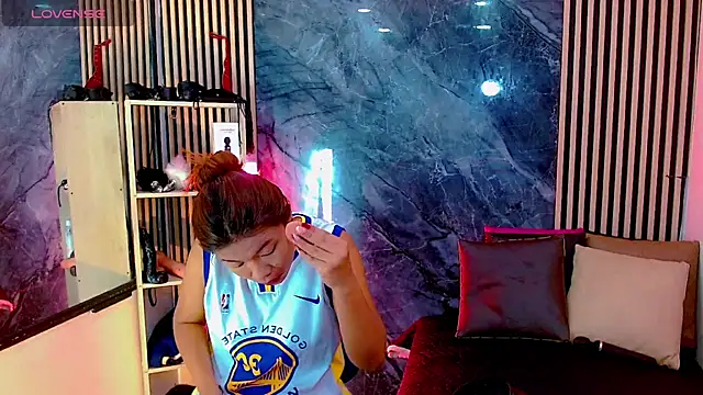 Isalombardi online show from 8, 11, 2025